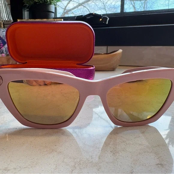 Kurt Geiger Blush Sunglasses - Picture 4 of 6
